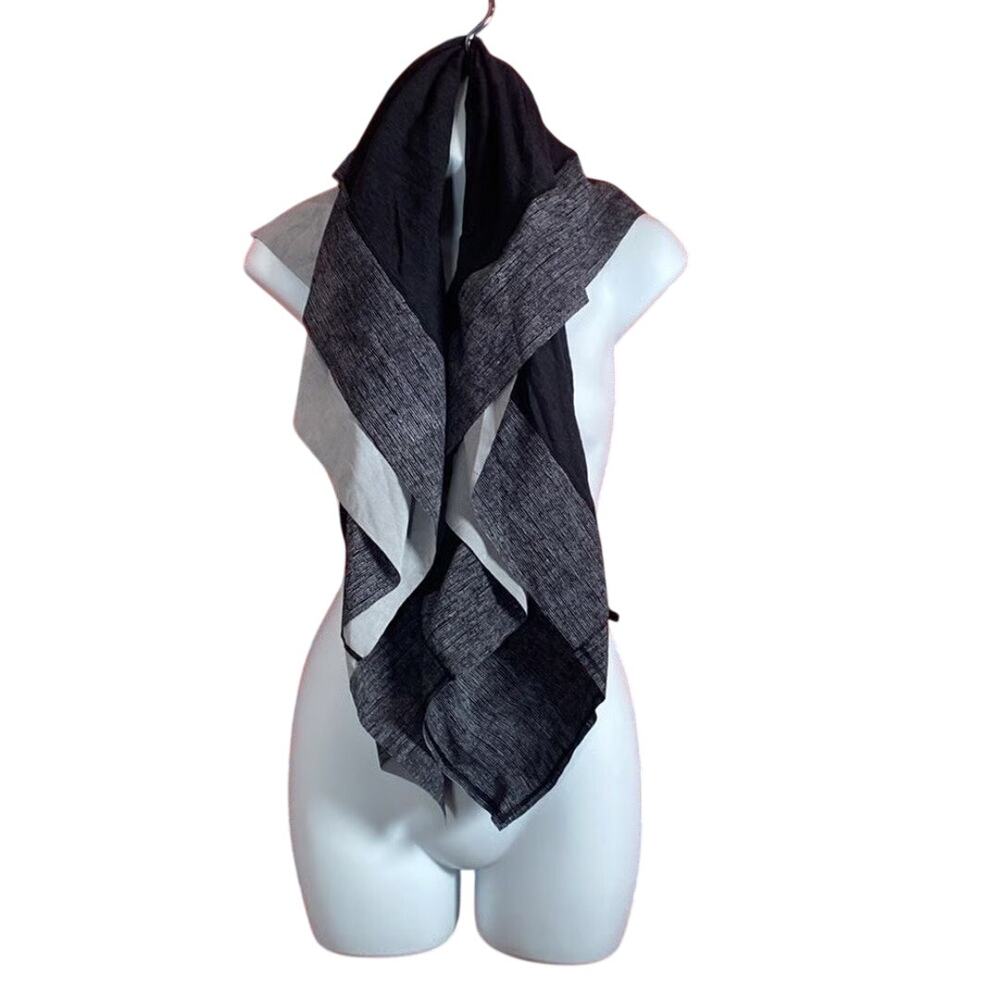 Lululemon Y2K Packable Reversible Scarf Wrap Heathered Gray Black Retro Travel